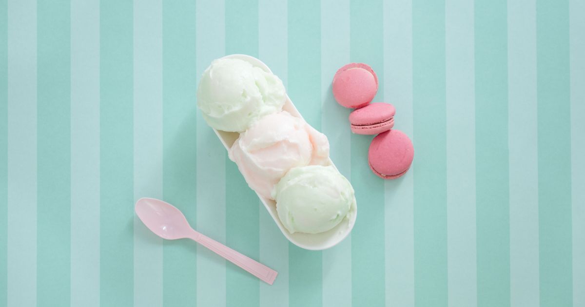 Boules de glaces et macarons pour une Slow life en été