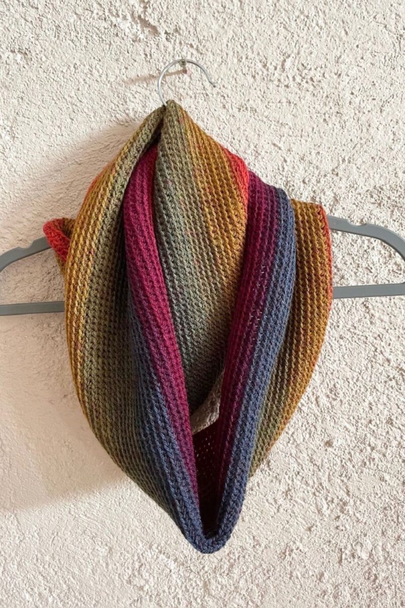 Une écharpe faite au crochet par Une Pelote et Un Crochet