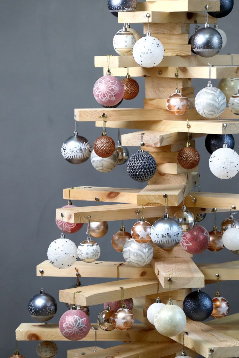 alternative au sapin artificiel : le sapin en bois DIY